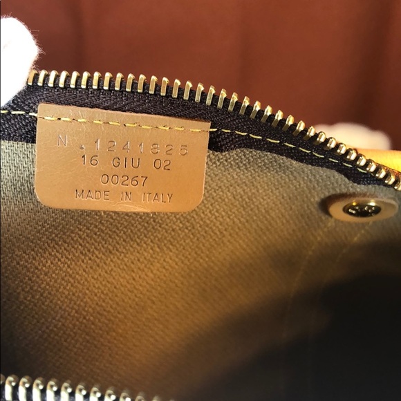 Authentic ✅ - Picture 6 of 8